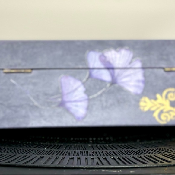 Violet Painted Vintage Jewelry Box - Picture 12 of 14